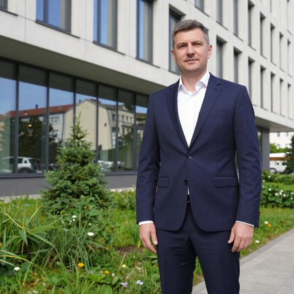 Andrzej Szejna gdzie mieszka i z jakim regionem jest związany polityk